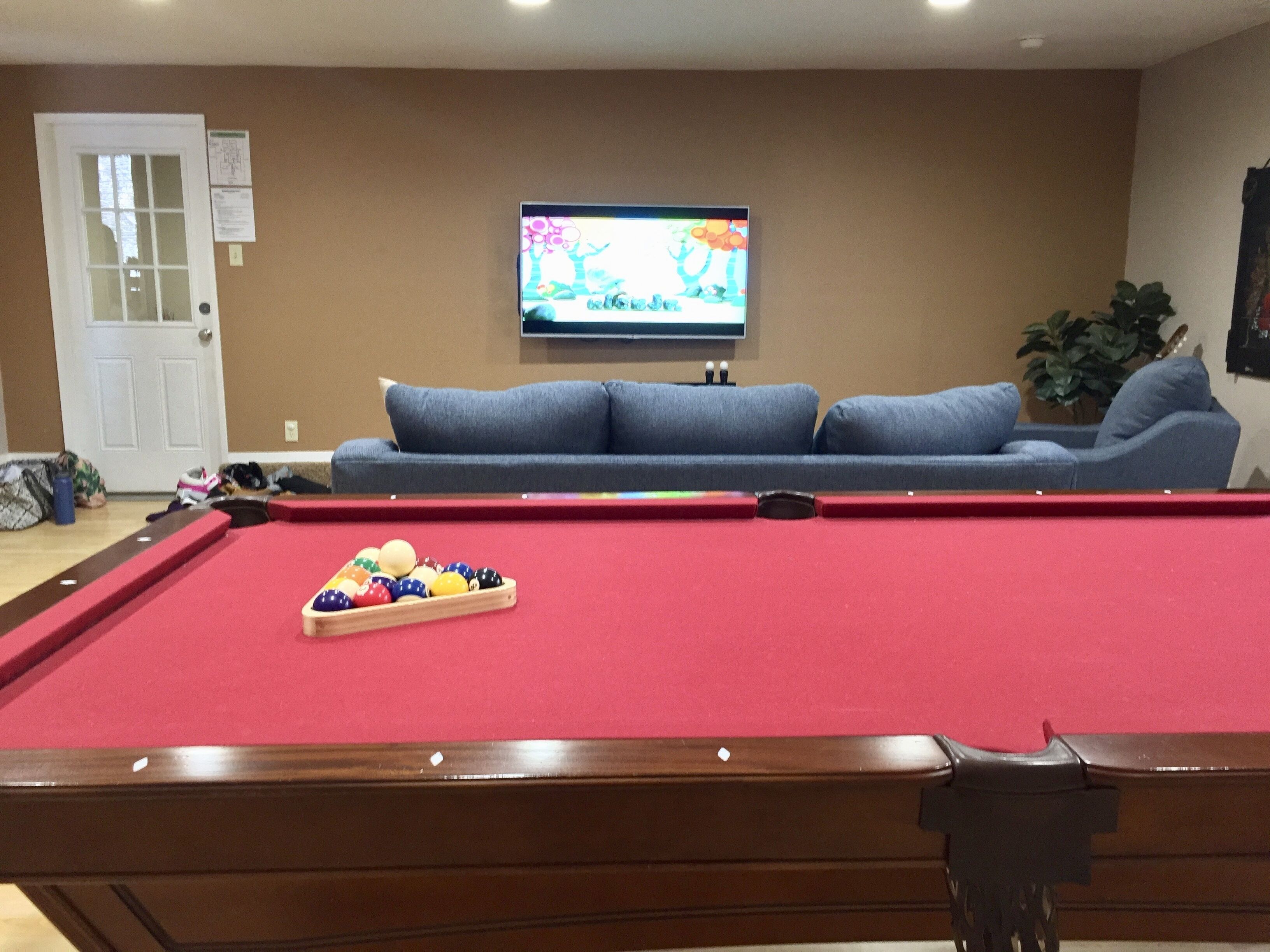 Near Tahoe keys. Marina, Pool Table, Streaming TV, & Free Wifi