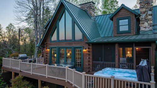 Upeat vuoristomaisemat 8 hehtaarilla