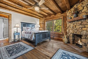 4 chambres, fer et planche à repasser, lit de bébé portatif