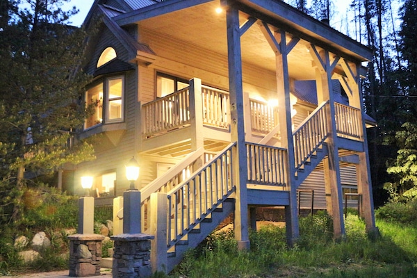 Enjoy the Serenity at Creekside, your mountain getaway, winter or summer.
