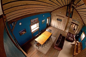 Interior - The Combat Fisherman. Entire house. One block to the Beaverhead. Walk to bars/fo (Twin Bridges)