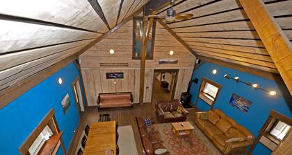 Le pĂȘcheur au combat. Maison entiĂšre. Un pĂątĂ© de maisons du Beaverhead. Marcher jusqu'aux bars / fo