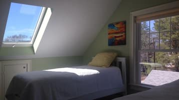 2 bedrooms, iron/ironing board, travel crib, free WiFi