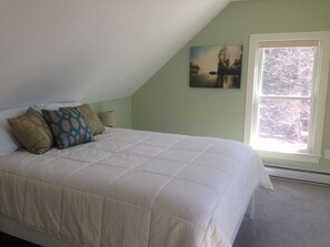 2 habitaciones, tabla de planchar con plancha y cuna de viaje 