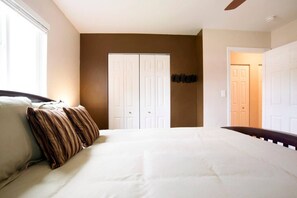 3 habitaciones, escritorio, tabla de planchar con plancha y wifi 