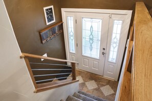 المنشأة من الداخل