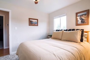 3 Schlafzimmer, Schreibtisch, Bügeleisen/Bügelbrett, WLAN