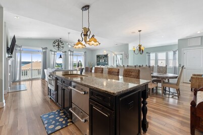 Spacious Kure Beach home for Reunions & Families, with Pool & Steps to the Ocean