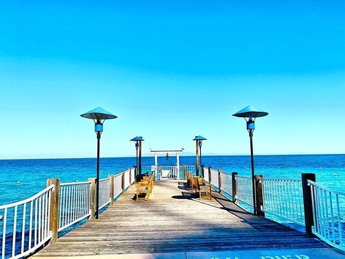Romantic Condo in Hamilton Cove, Catalina with Golf Cart. 