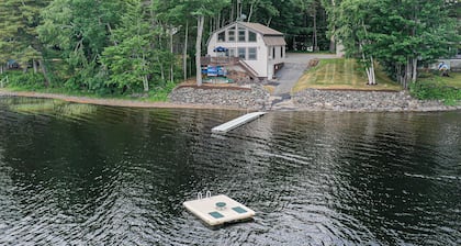 Rauhallinen Point, Contemporary Lake House Guest House, Chemo Pond lähellä Acadia