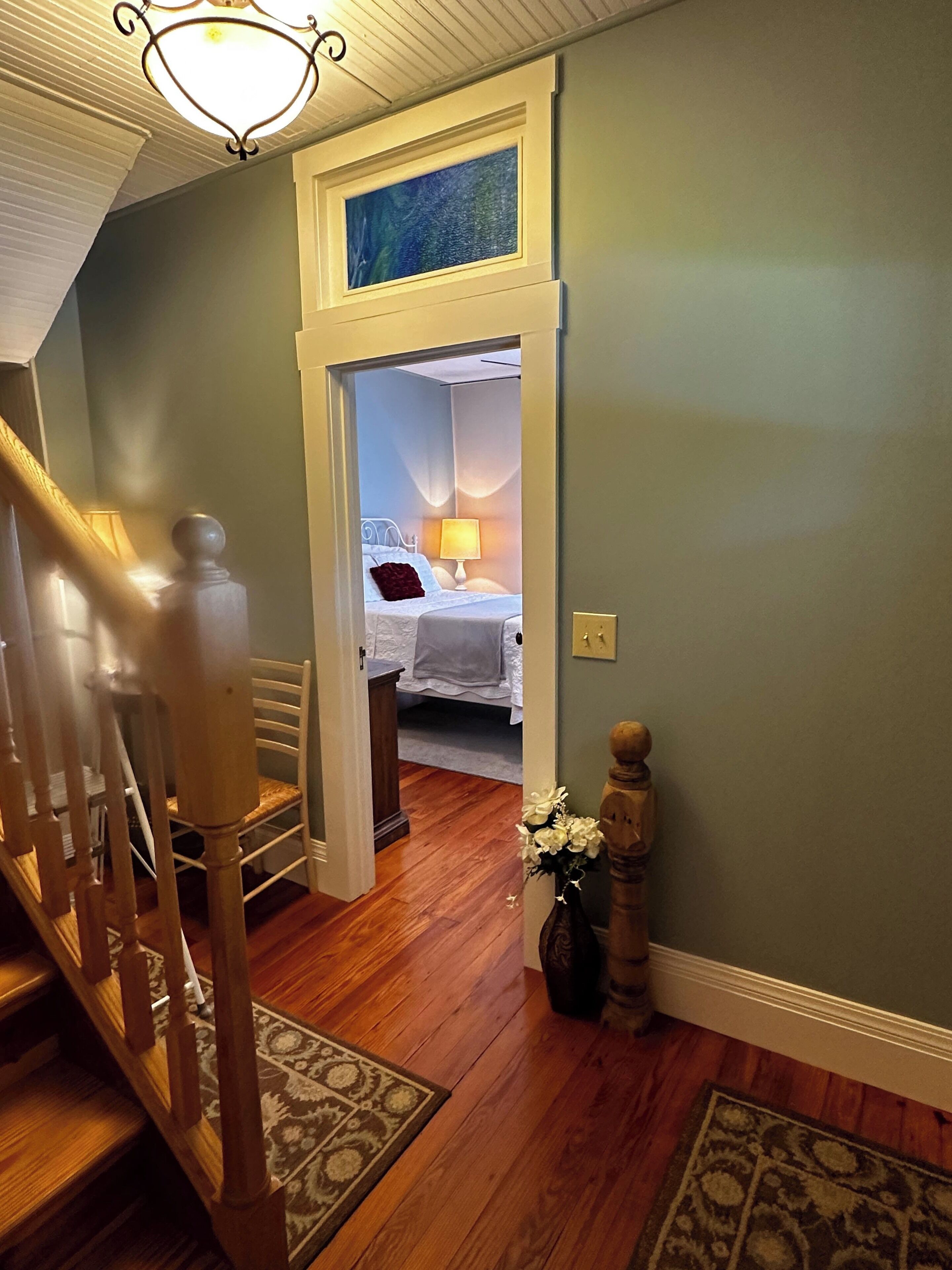 4 bedrooms, desk, iron/ironing board, travel crib