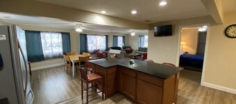 Nytt 9 sovrum, utsikt över sjön / sjöutsikt AC Bastu Whirlpool Tub Deck Gas Fire Pit