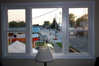 Great Strip Location | Lake View | Pet Friendly | A/C | Sauna| Wine Country|WiFi