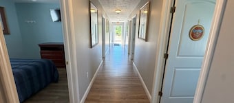 Lakeview Pet-Friendly Retreat Near Wineries