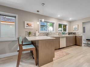 Fridge, microwave, oven, stovetop - Elegant, Modern Living in Mapleton Hill - OPEN FOR SUNDANCE! (Boulder)
