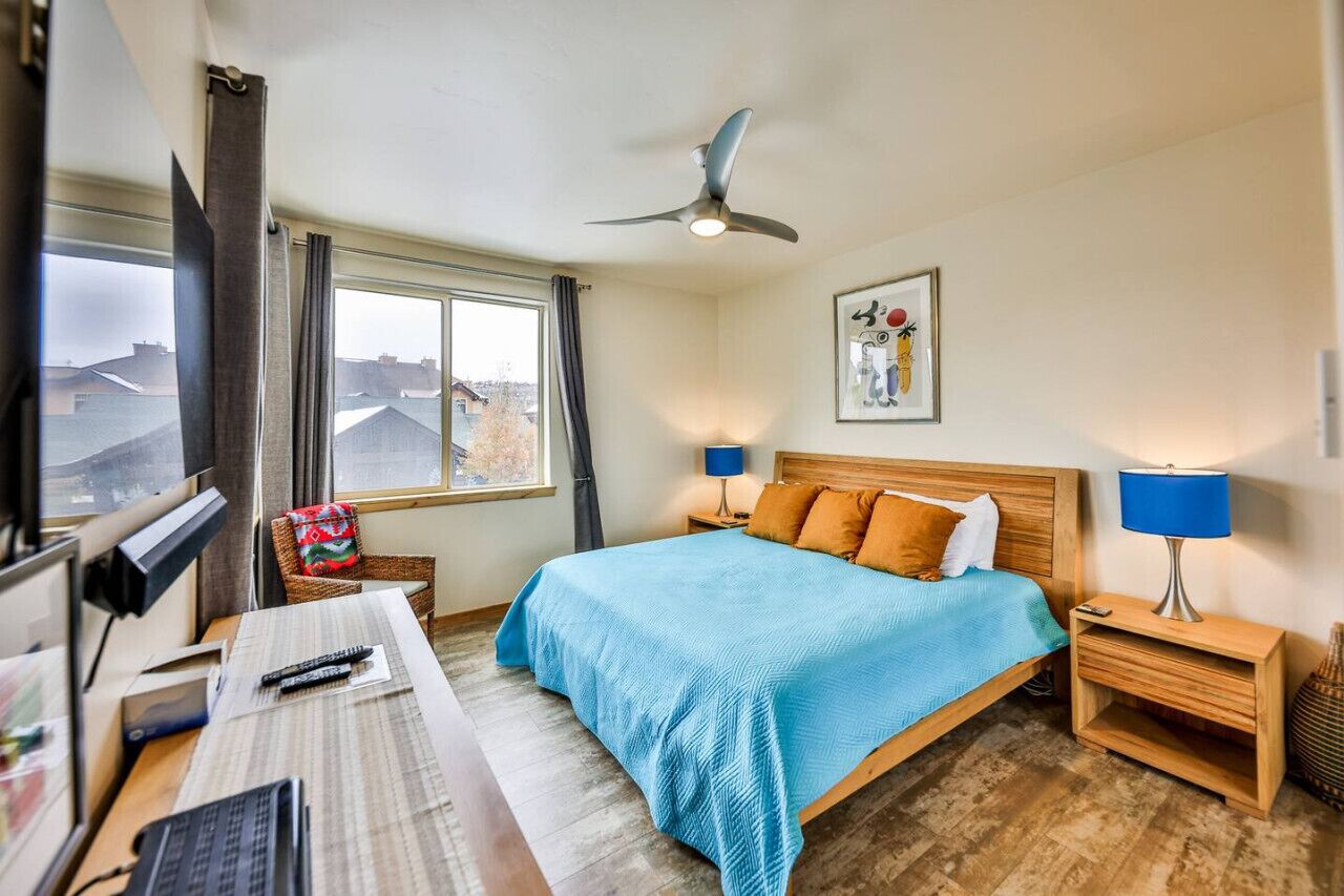 2 bedrooms, desk, iron/ironing board, free WiFi