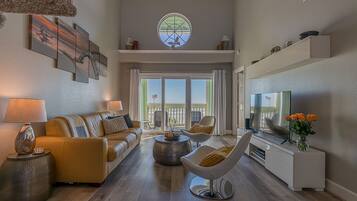 Smart TV, lettore DVD, libri, videoteca