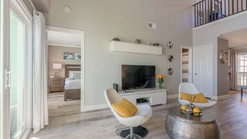 2 bedrooms, iron/ironing board, travel crib, free WiFi