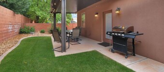 Comfortable Home Near Zion - High Speed Wifi - Self Checkin/Out - Outdoor Grill