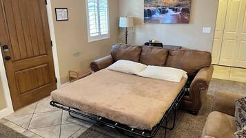 3 bedrooms, iron/ironing board, travel crib, free WiFi