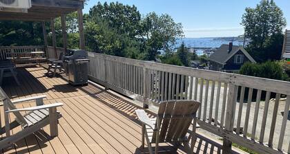 Merinäköala 4 m: n huoneisto suurella kannella, grilli, kaupungissa, pysäköinti, lemmikkieläinystävällinen