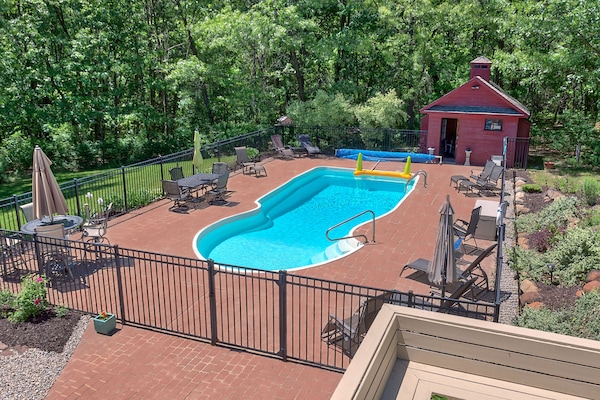 Huge private backyard with pool fenced in to keep the little ones safe ❤️