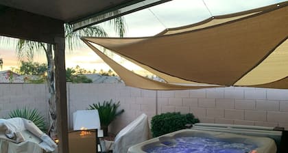 Surprise Retreat! Heated Pool and Hot Tub