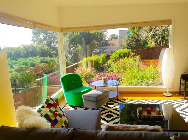 Fernseher, Kamin, DVD-Player, Stereoanlage