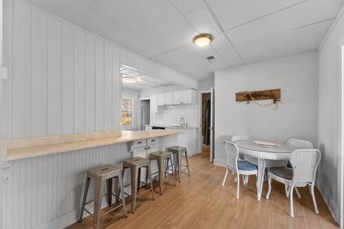 Komplett renoviert 2Br / 2Ba - Prime Gulf Shores Lage! Zu Fuß zum Strand & Restaurants