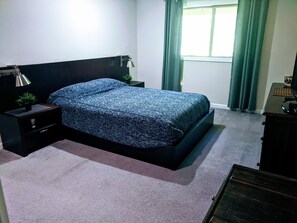 5 bedrooms, desk, iron/ironing board, travel cot