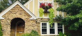 Luxe Fully Furnished 5 Star Home in Hyde Park/ Cincinnati