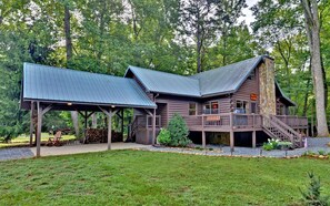 Exterior - WOW!!!  Creek and Large stocked pond Waterfront Cabin in the National Forest (Cherry Log)