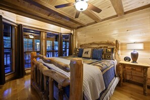 2 bedrooms, iron/ironing board, WiFi, bed sheets - Hot tub, Pool Table, Fireplace, Playground & Arcade Console (Broken Bow)