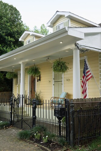 Great location, Gorgeous house pet friendly perfect outdoor space! #21RSTR-13321