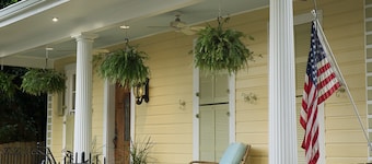 Great location, Gorgeous house pet friendly perfect outdoor space! #21RSTR-13321