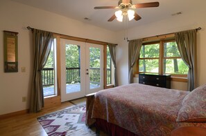 4 室のベッドルーム、アイロン / アイロン台、WiFi、ベッドシーツ