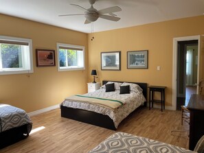 2 bedrooms, iron/ironing board, free WiFi, bed sheets