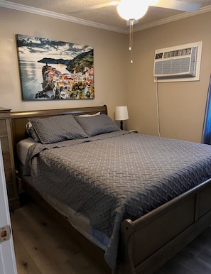 1 bedroom, WiFi, bed sheets