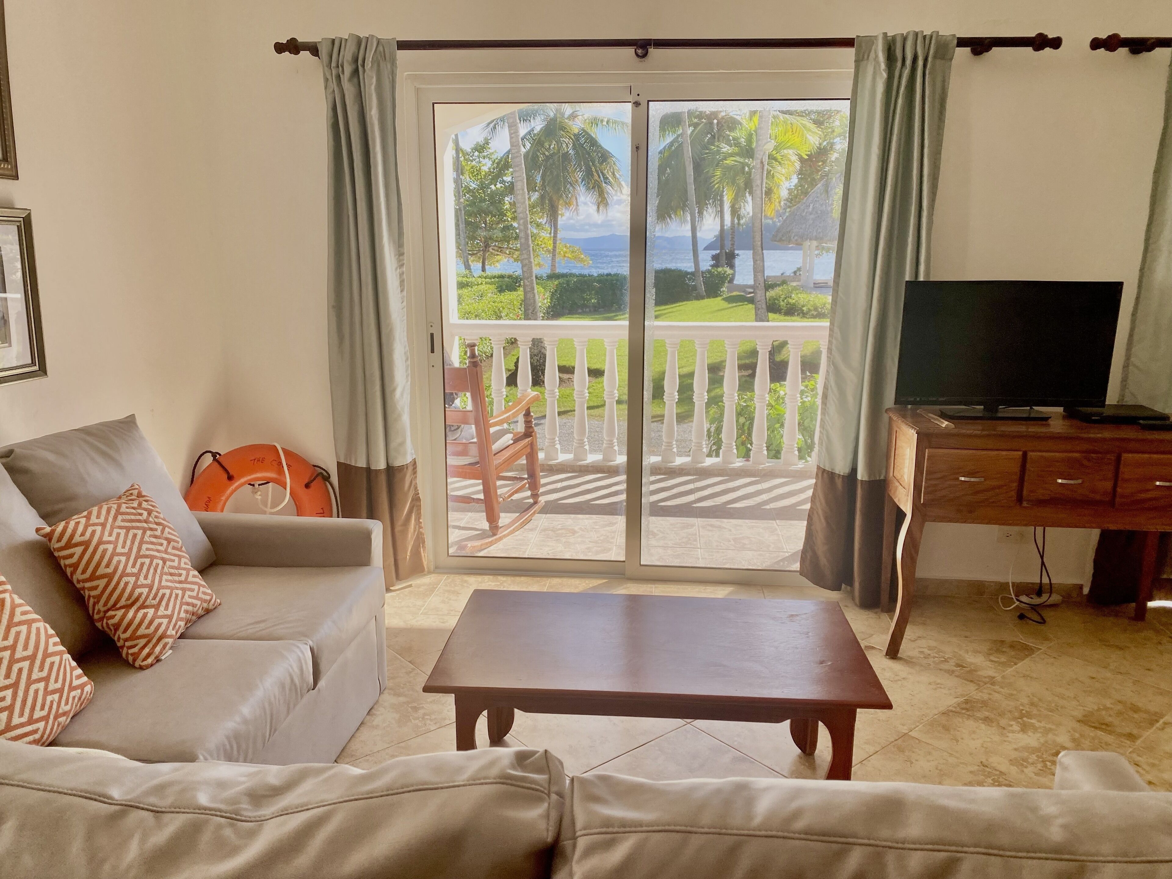 Smart TV, DVD player