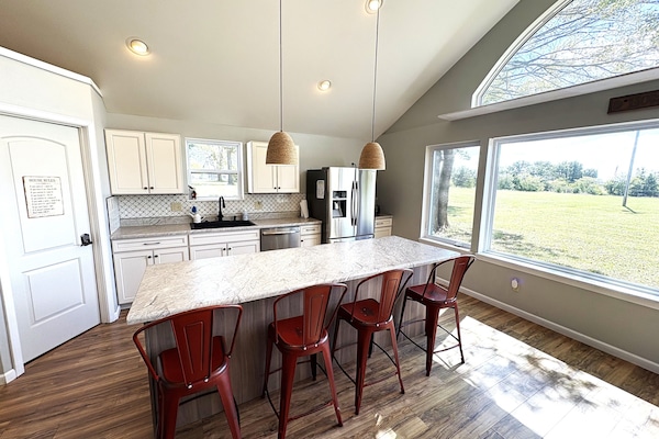 KĂŒhlschrank, Mikrowelle, Ofen, Herdplatte