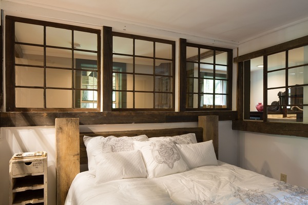 2 عدّة غرف نوم ومكواة/لوح كي وواي فاي وملاءات أسرّة