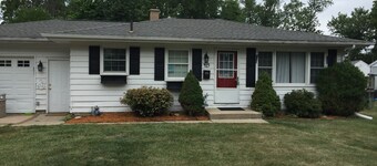 Pet-friendly home, close to everything South Haven has to offer!