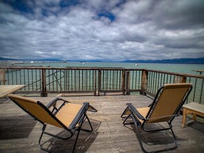 Property grounds - Lakeside Beachfront Rental in South Lake Tahoe (South Lake Tahoe)