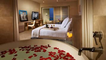 4 chambres, bureau, fer et planche à repasser, lit parapluie