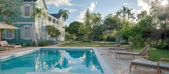"Windways"...Stately Bahamian Estate House
