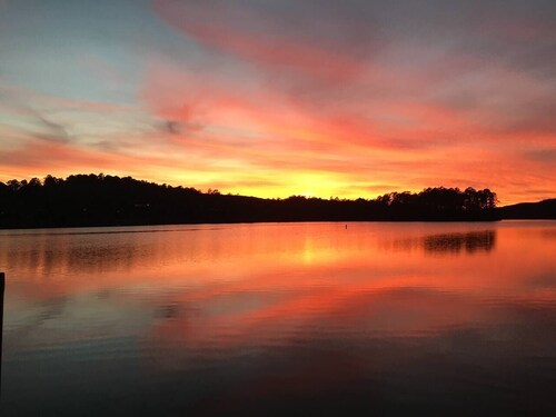 Paradise Lakefront Home in Hot Springs Village, AR