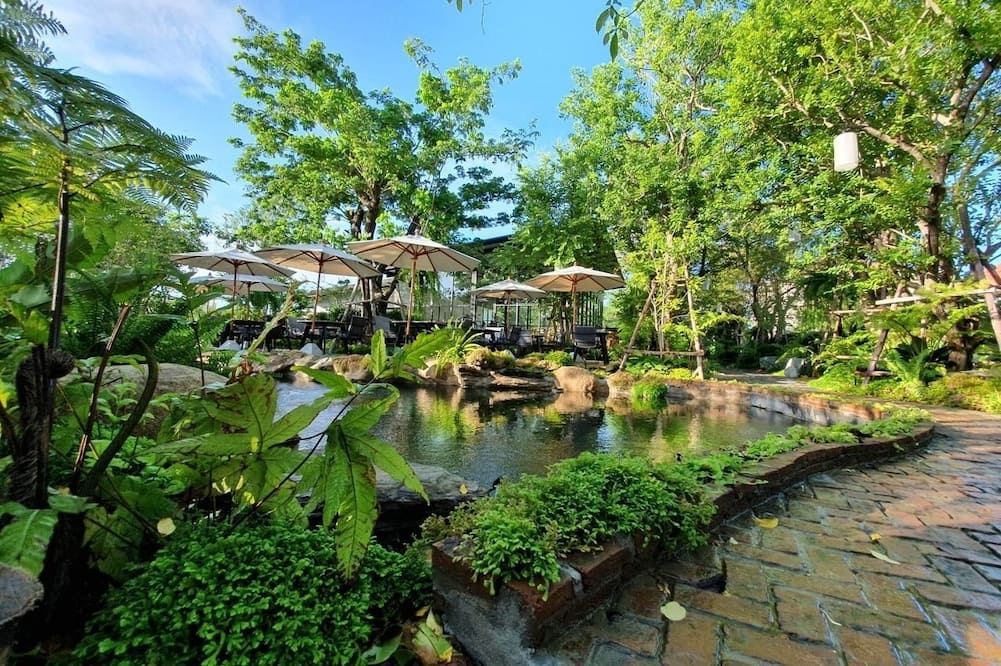 Anna-Nava Pakkret Hotel