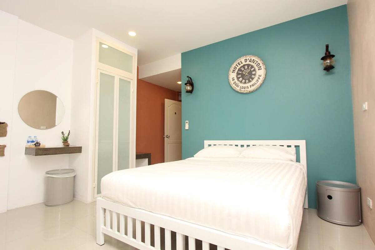 Chic Standard Room | Rollaway beds (surcharge), WiFi (free)
