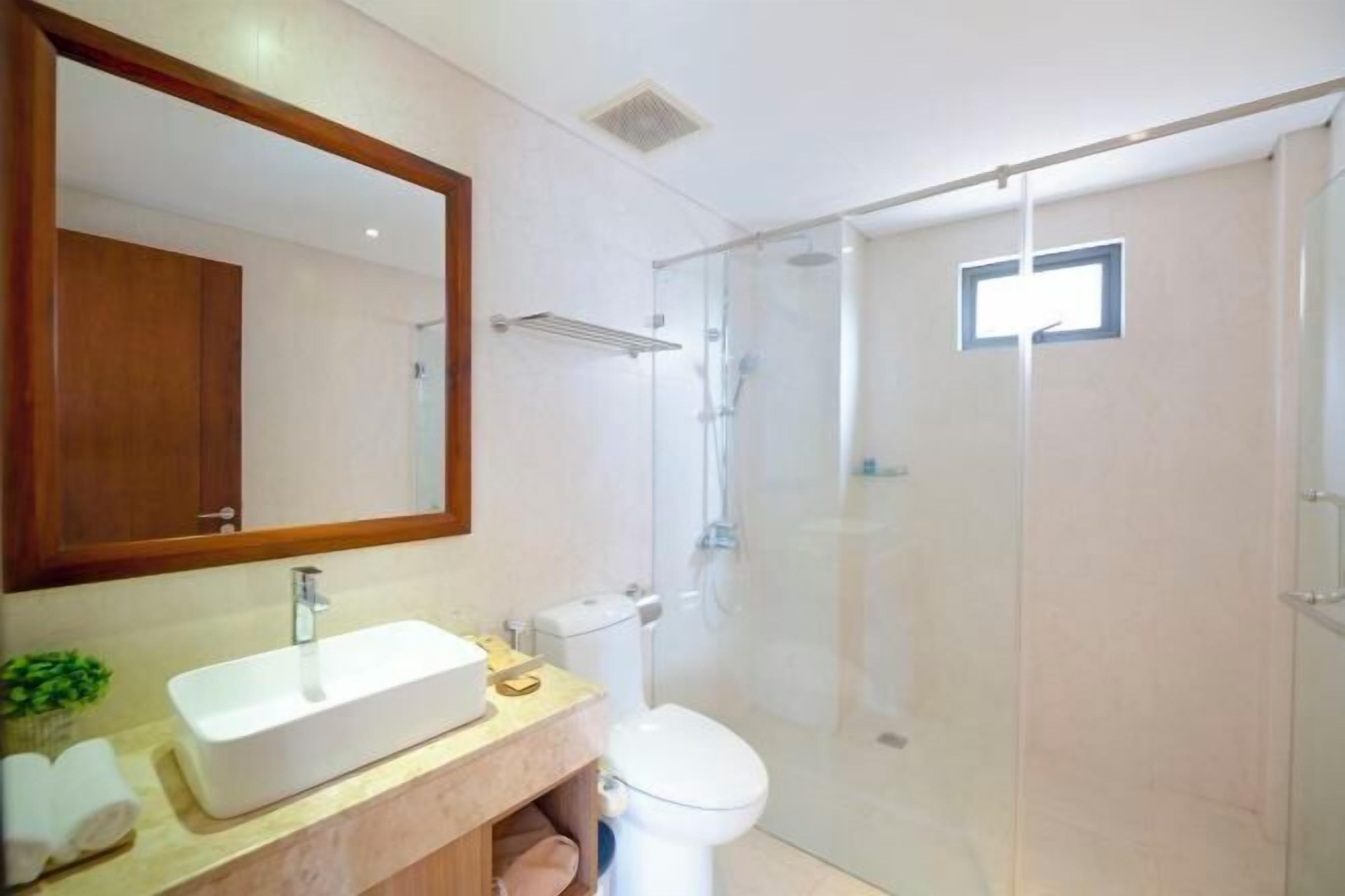 Bathroom | Shower, free toiletries, hair dryer, bathrobes