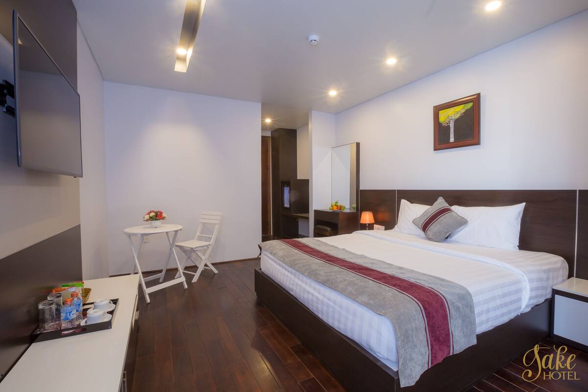 Superior Double Room, Balcony, City View | 1 bedroom, minibar, in-room safe, desk